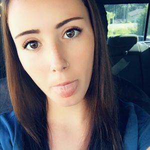 Meet your Posher, Abigail